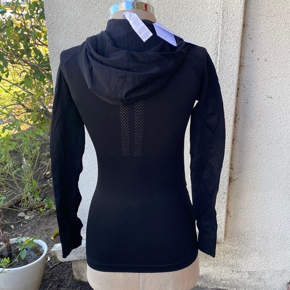 NWT Fabletics Kiley hooded great black zippered stretchy jacket with pockets. - Picture 11 of 16